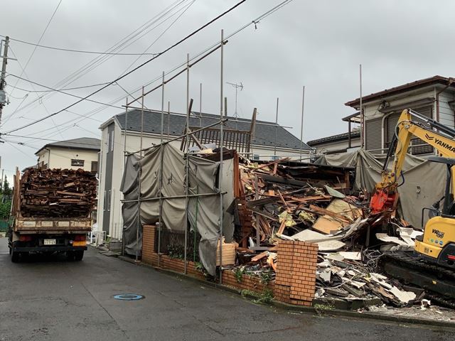 木造2階建て解体工事(神奈川県綾瀬市上土棚北)　工事中の様子です。